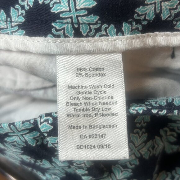 Talbots Blue and Turquoise Geometric Print Bermuda Shorts Size 4 Petite - Picture 2 of 7